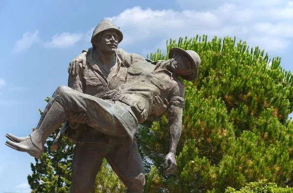 Statue Of A Turkish Soldier Carrying Australian Soldier, Canakkale, Turkey