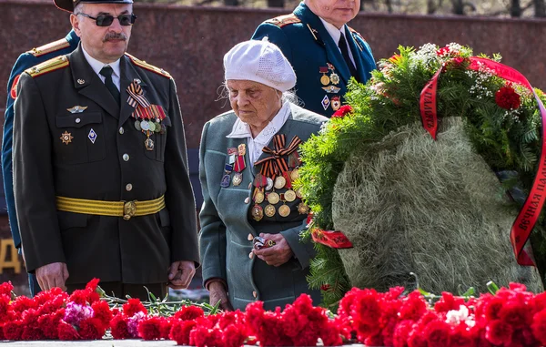 Laying flowers at the Eternal Flame. Izhevsk, May 9