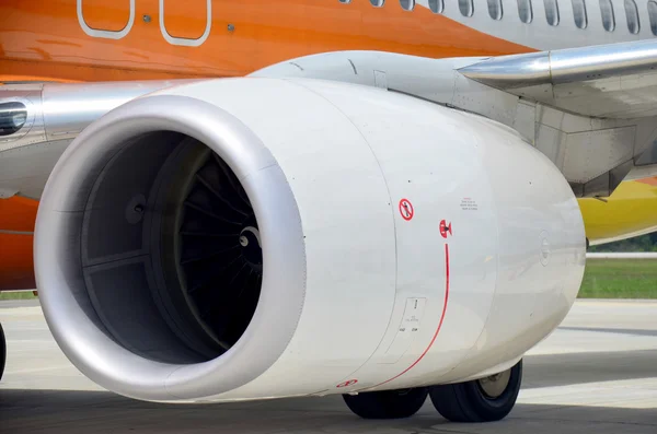 Jet engine and wheel of airplane