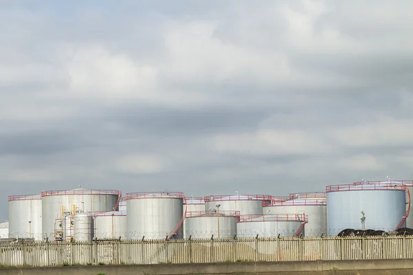 Refinery Oil Fuel Tanks