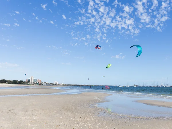 Kitesurfing in Port Melbourne