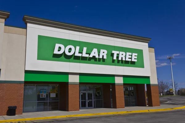 Indianapolis - Circa March 2016: Dollar Tree Discount Store I