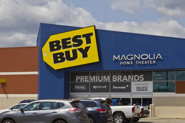 Indianapolis - Circa May 2016: Best Buy Retail Location. Best Buy: Expert Service. Unbeatable Price II