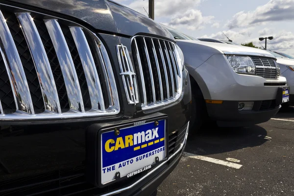 Indianapolis - Circa Indianapolis - Circa May 2016: CarMax Auto Dealership. CarMax is the Largest Used-Car Retailer in the US VMay 2016: CarMax Auto Dealership. CarMax is
