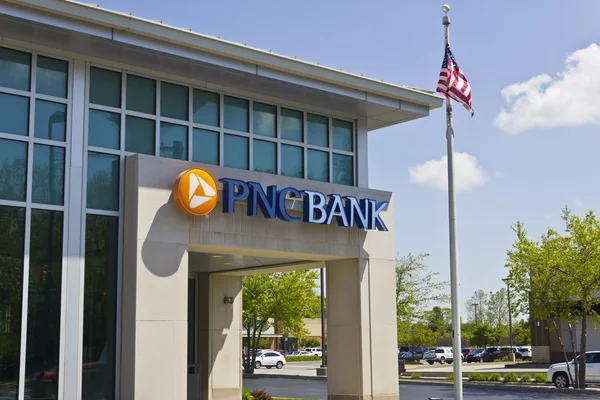 Indianapolis - Circa May 2016: PNC Bank Branch. PNC Financial Services offers Retail, Corporate and Mortgage Banking I