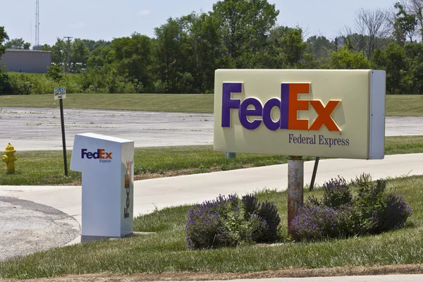 Indianapolis: Circa June 2016: Federal Express Customer Pickup Location. FedEx is a Worldwide Delivery Company VIII