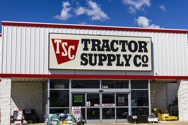 Muncie - Circa September 2016: Tractor Supply Company Retail Location. Tractor Supply is Listed on the NASDAQ under TSCO I
