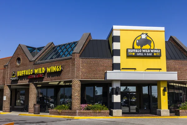 Indianapolis - Circa September 2016: Buffalo Wild Wings Grill and Bar Restaurant. You Can Find Live Sports, Wings and Beer at B-Dubs II