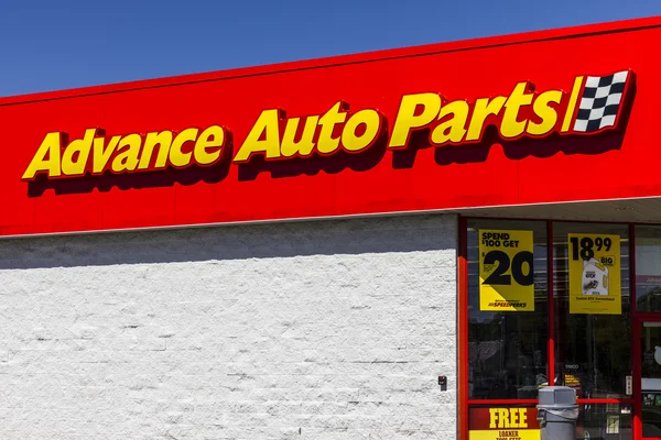 Ft. Wayne - Circa September 2016: Advance Auto Parts Retail Location. Advance Auto Parts is the largest retailer of automotive replacement parts and accessories in the US I