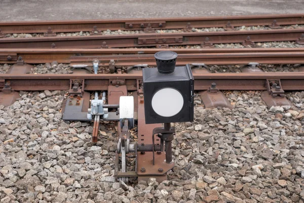 Hand-operated railroad switch with lever