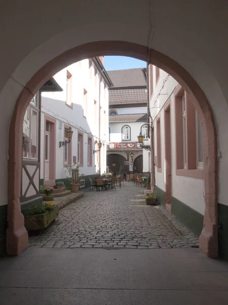 Small courtyard into the city