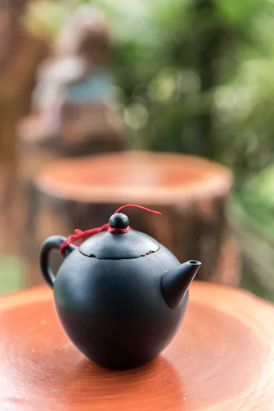 Ceramic teapot for brewing tea