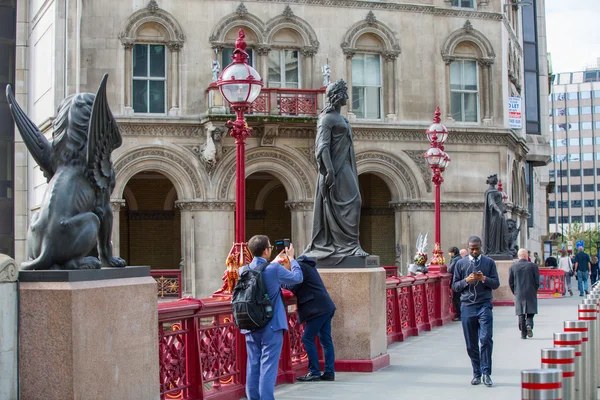 Holborn Viaduct,   Building cost was over 2 million (over 165 million in 2014)