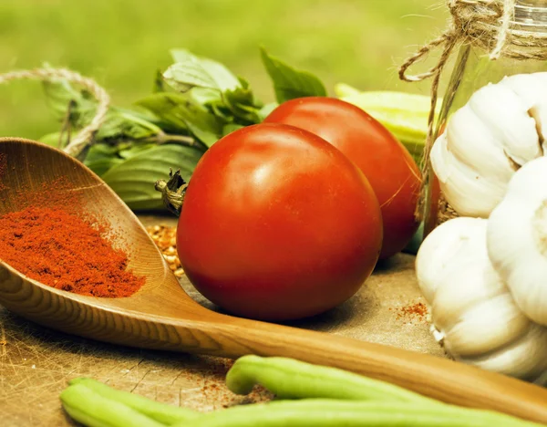 Salade van groene bonen met knoflook en chilipeper — stockfoto ...