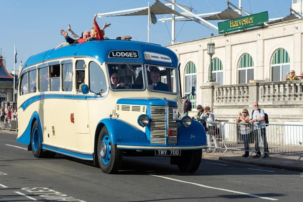 BRIGHTON, EAST SUSSEX/UK - NOVEMBER 1 : Old Bus approaching the
