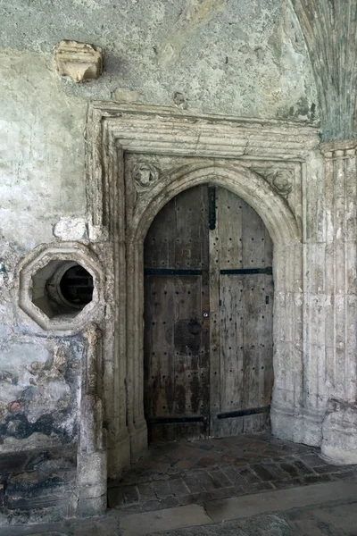 CANTERBURY, KENT/UK - NOVEMBER 12 : Old Stone Door in the Cloist