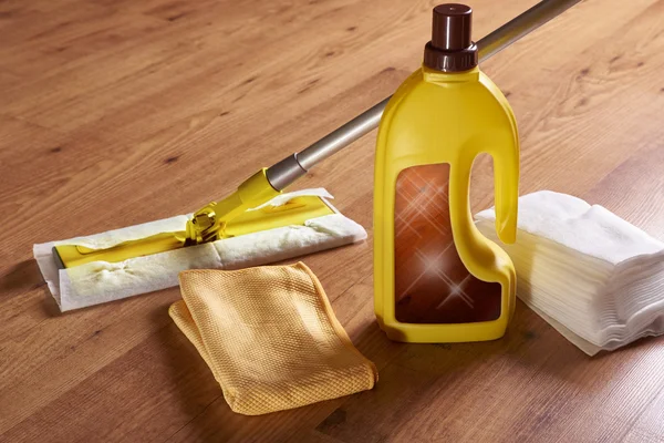 Tools and products for the maintenance of wooden floors front
