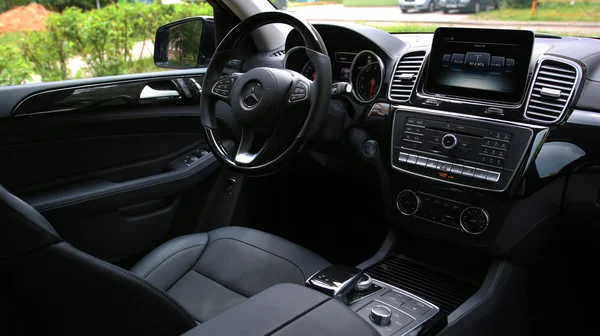 Mercedes-Benz GLS interior