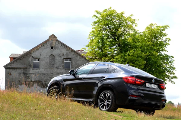 BMW X6 M50d at the test drive