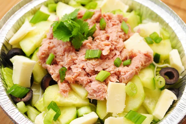 Fresh Vegetable Salad with Flaked Tuna on Top