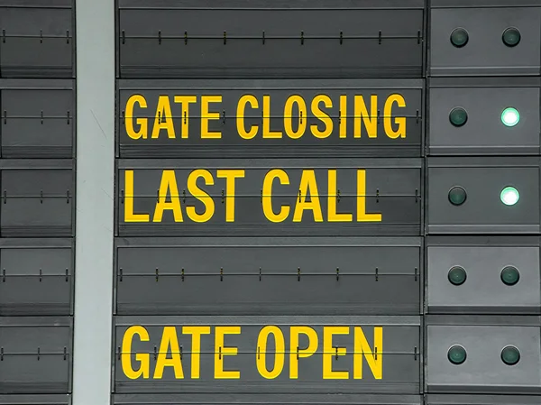 Gate closing,Gate open and last call message on airport informat
