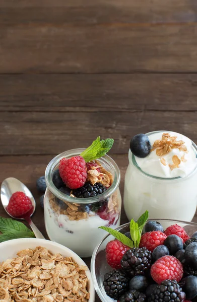 Berries, flakes and fresh greek yogurt