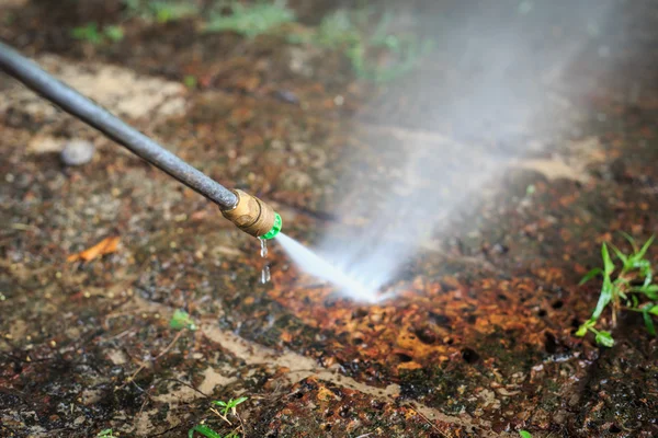 Stone floor cleaning with high pressure water jet