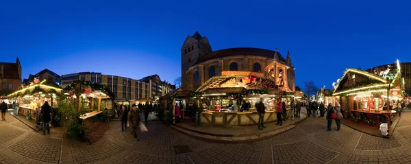 HANNOVER, GERMANY - NOVEMBER  29, 2011: Traditional Christmas market in old Hannover.