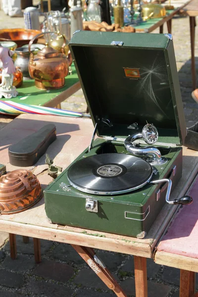 Record player in \