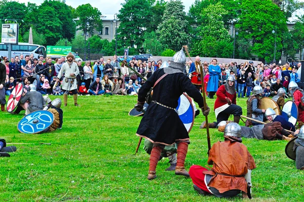 Reconstruction battle during the open air festival of Norwegian culture \