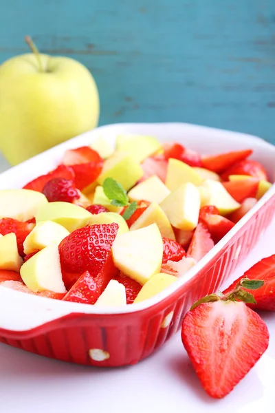 Apples and strawberries slices