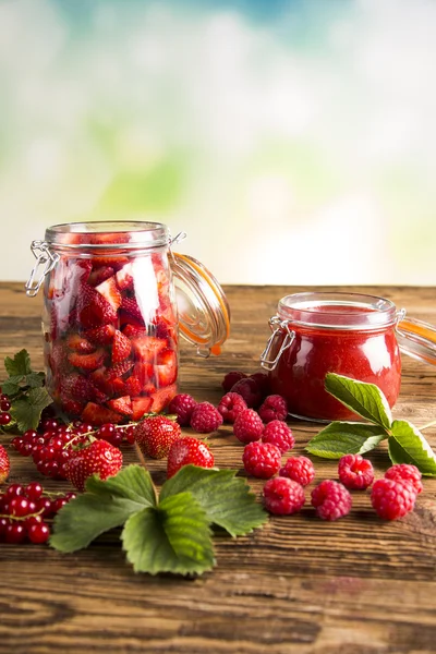 Forest fruit jam Jars of jam, fruit Jars of preserves, jams, fruit