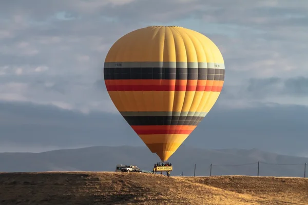 Landing of hot air balloon