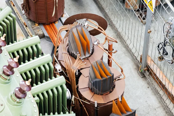 High voltage transformer