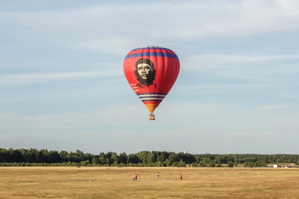 Hot air balloon with Che Guevara