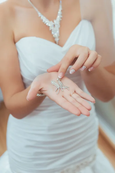 Bride dress the wedding diamond jewelry