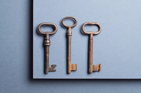 Three vintage keys