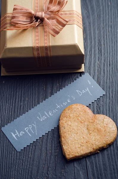 Valentine\'s day gift and hearth shape cookie