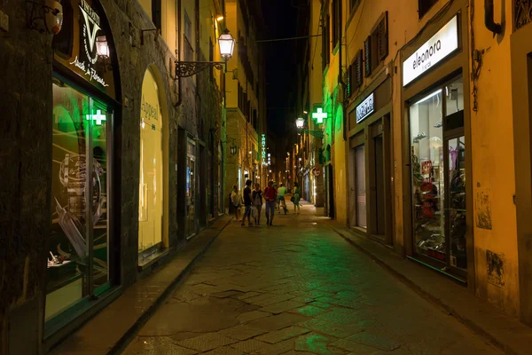 Street scene in the old town of Florence at night
