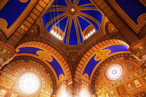 Dome of the hall of fame of the Cimitero Monumentale in Milan