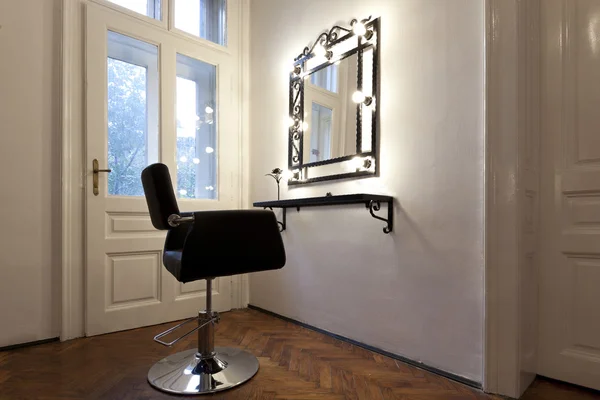 Beauty mirror and chair