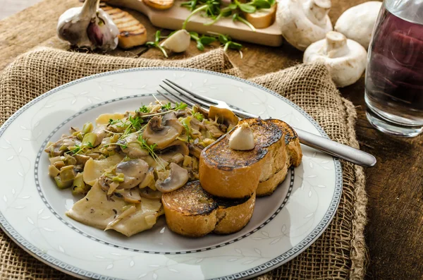 Mushroom, Leek and Tarragon Pasta