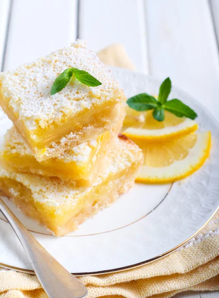 Tangy lemon squares