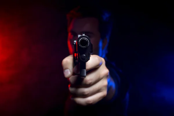 Cop shooting a criminal