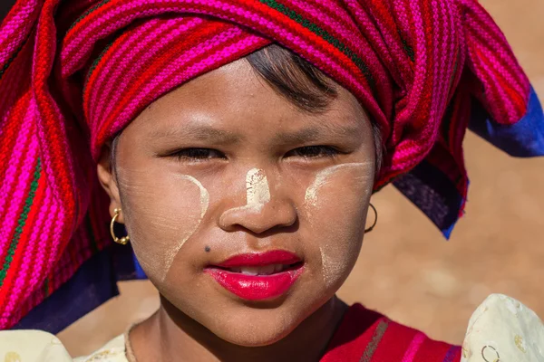 INLE LAKE, MYANMAR - November 30, 2014: an unidentified girl in