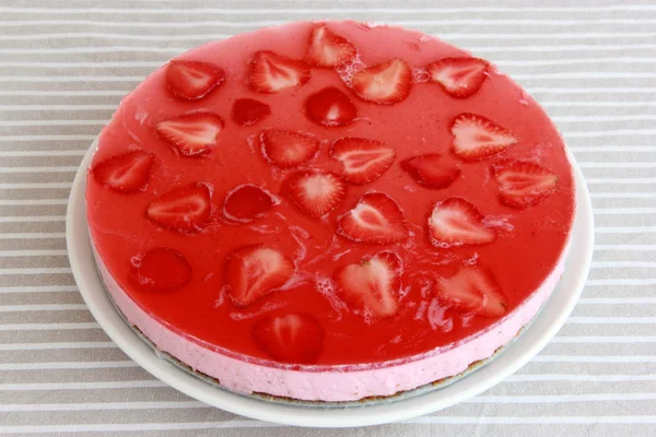 Strawberry mousse cake with jelly