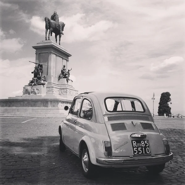 Fiat 500 Old Car Street Rome