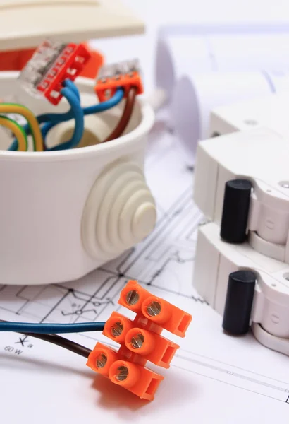 Components for electrical installations and construction diagrams