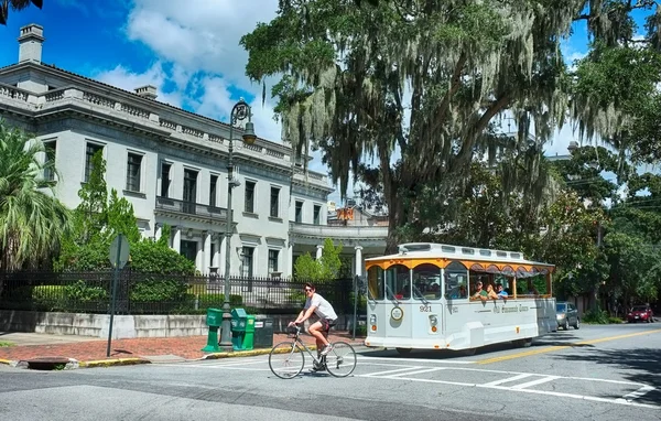 Old Town White Trolley Tour of Savannah.