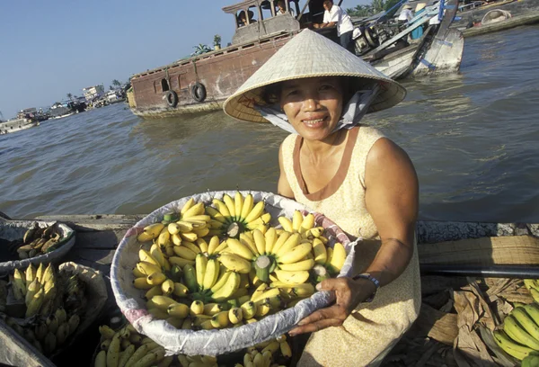 People at the Floating Market on the Mekong River